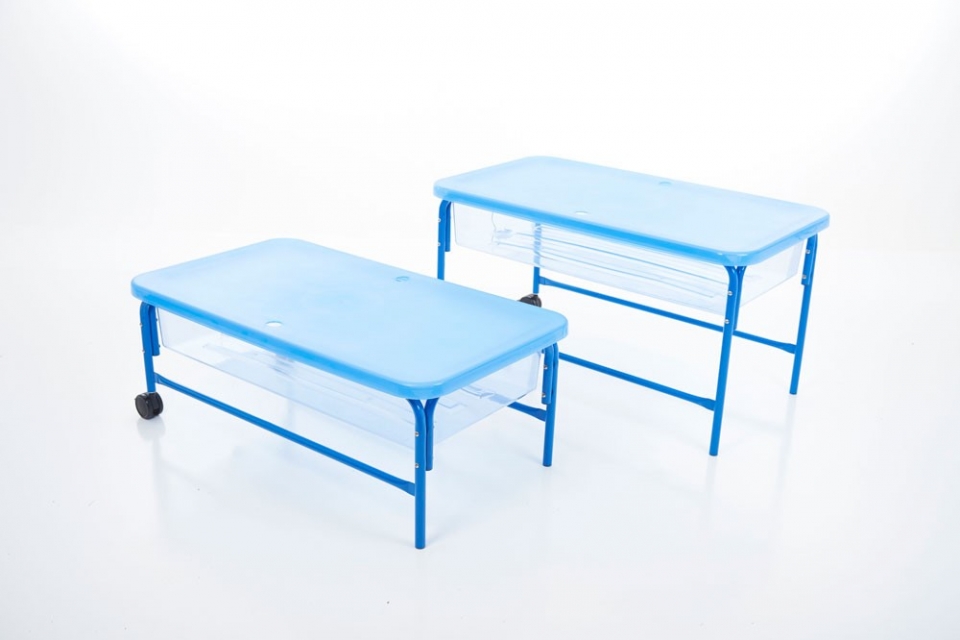 Sand and Water Play Table - Image 3