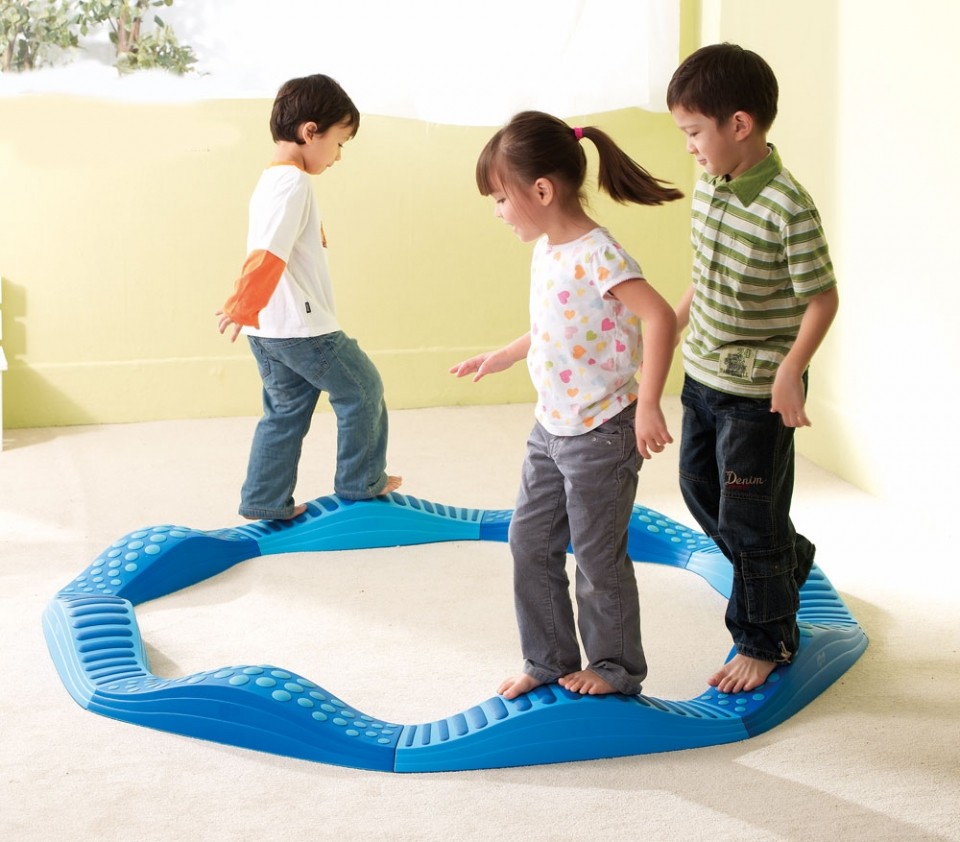 Wavy Tactile Path