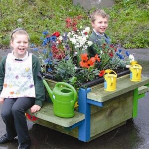 6 planters with bench