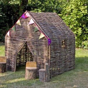 Outdoor Dens and Playhouses